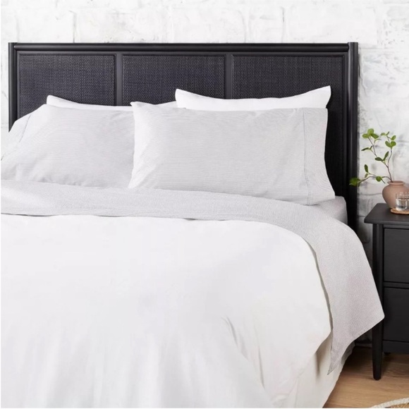 Hearth & Hand Queen Cotton Percale Sheet Set - Subtle Gray Stripes - Picture 6 of 8